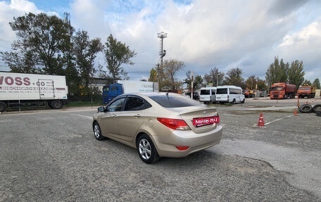 Hyundai Solaris II рестайлинг, 2011 год, 970 000 рублей, 2 фотография