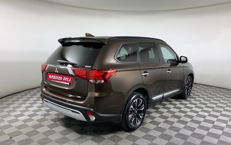 Mitsubishi Outlander III рестайлинг 3, 2021 год, 3 290 000 рублей, 5 фотография