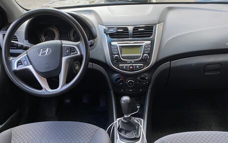 Hyundai Solaris II рестайлинг, 2012 год, 985 000 рублей, 9 фотография