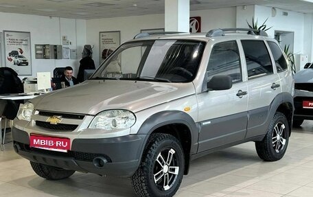 Chevrolet Niva I рестайлинг, 2009 год, 587 000 рублей, 1 фотография