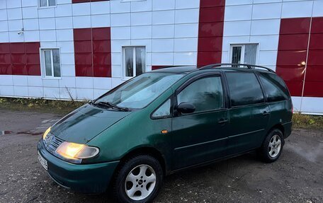 Volkswagen Sharan I рестайлинг, 1999 год, 250 000 рублей, 1 фотография