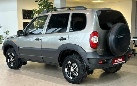 Chevrolet Niva I рестайлинг, 2009 год, 587 000 рублей, 3 фотография