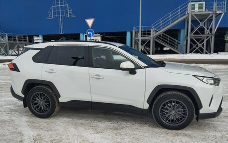 Toyota RAV4, 2020 год, 3 500 000 рублей, 5 фотография