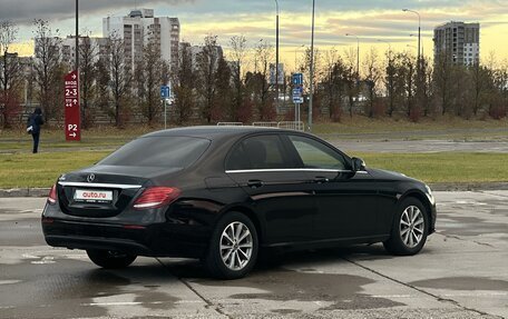 Mercedes-Benz E-Класс, 2018 год, 2 390 000 рублей, 5 фотография