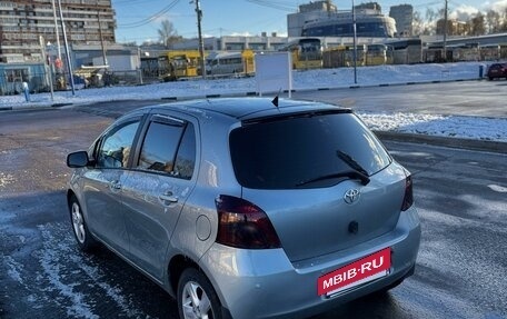 Toyota Yaris III рестайлинг, 2007 год, 870 000 рублей, 3 фотография