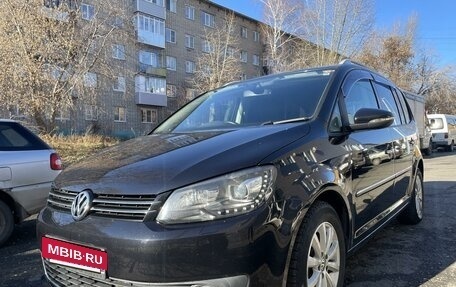 Volkswagen Touran III, 2012 год, 1 250 000 рублей, 2 фотография