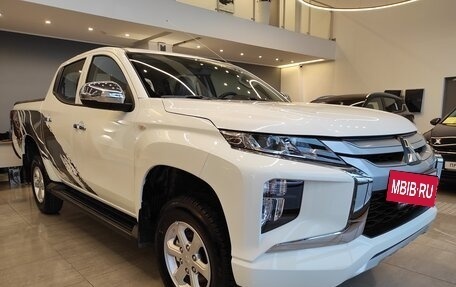 Mitsubishi L200 IV рестайлинг, 2023 год, 3 550 000 рублей, 4 фотография