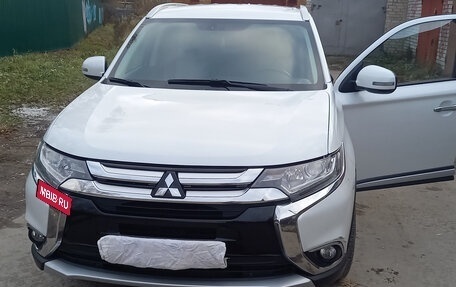 Mitsubishi Outlander III рестайлинг 3, 2018 год, 2 650 000 рублей, 1 фотография