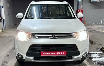 Mitsubishi Outlander III рестайлинг 3, 2014 год, 1 800 000 рублей, 1 фотография