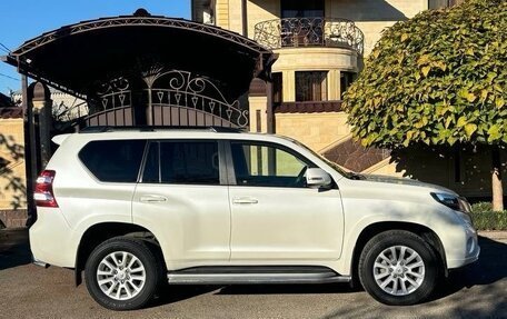 Toyota Land Cruiser Prado 150 рестайлинг 2, 2016 год, 4 500 000 рублей, 2 фотография