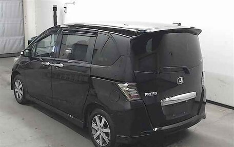 Honda Freed I, 2008 год, 1 140 000 рублей, 18 фотография