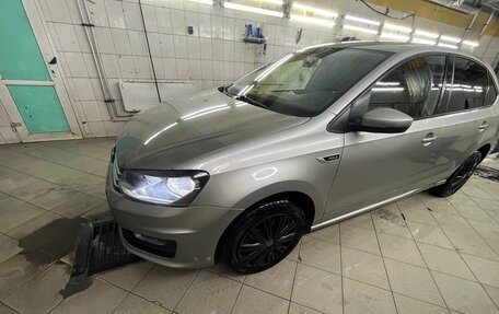 Volkswagen Polo VI (EU Market), 2018 год, 1 215 000 рублей, 1 фотография