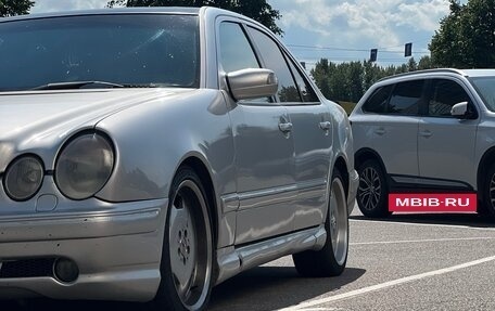 Mercedes-Benz E-Класс, 1999 год, 550 000 рублей, 3 фотография