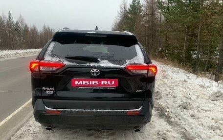 Toyota RAV4, 2021 год, 4 550 000 рублей, 4 фотография