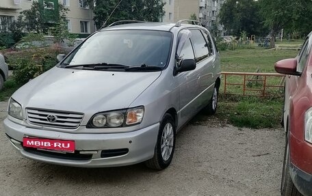 Toyota Ipsum II, 1997 год, 630 000 рублей, 3 фотография