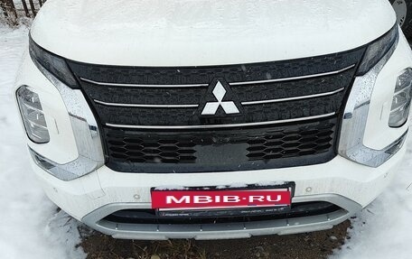 Mitsubishi Outlander, 2023 год, 5 000 000 рублей, 2 фотография