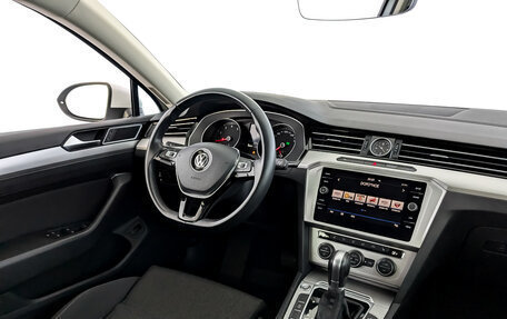 Volkswagen Passat B8 рестайлинг, 2019 год, 2 750 000 рублей, 28 фотография