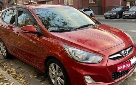 Hyundai Solaris II рестайлинг, 2012 год, 890 000 рублей, 4 фотография