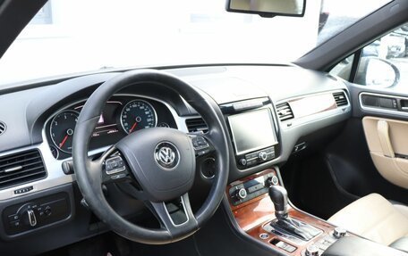 Volkswagen Touareg III, 2010 год, 1 999 000 рублей, 15 фотография