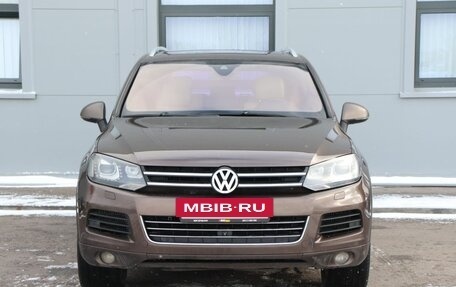 Volkswagen Touareg III, 2010 год, 1 999 000 рублей, 2 фотография