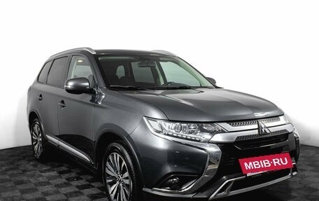 Mitsubishi Outlander III рестайлинг 3, 2019 год, 2 500 000 рублей, 3 фотография