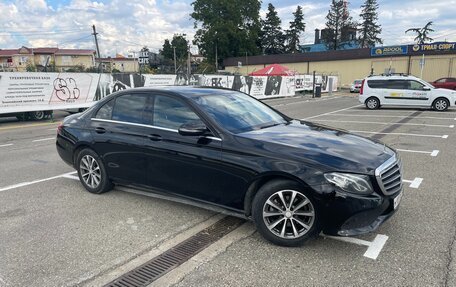 Mercedes-Benz E-Класс, 2020 год, 3 100 000 рублей, 4 фотография