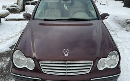 Mercedes-Benz C-Класс, 2005 год, 650 000 рублей, 4 фотография