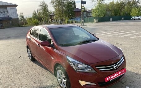 Hyundai Solaris II рестайлинг, 2015 год, 880 000 рублей, 5 фотография