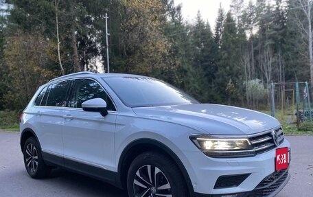 Volkswagen Tiguan II, 2019 год, 3 999 997 рублей, 5 фотография