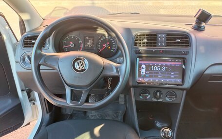 Volkswagen Polo VI (EU Market), 2016 год, 1 050 000 рублей, 2 фотография