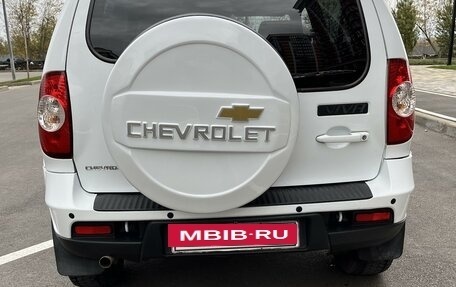 Chevrolet Niva I рестайлинг, 2018 год, 900 000 рублей, 4 фотография