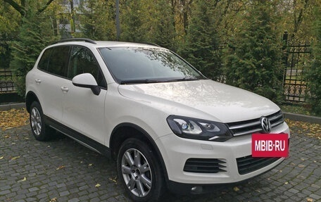 Volkswagen Touareg III, 2011 год, 2 500 000 рублей, 2 фотография