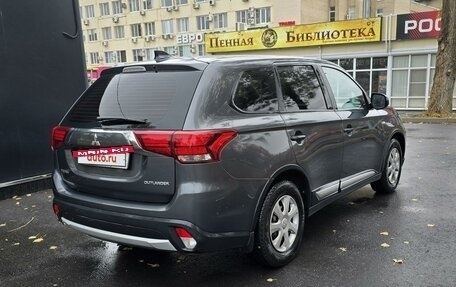 Mitsubishi Outlander III рестайлинг 3, 2017 год, 2 040 000 рублей, 5 фотография