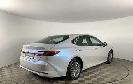 Toyota Camry, 2024 год, 5 200 000 рублей, 5 фотография