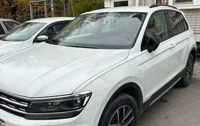 Volkswagen Tiguan II, 2019 год, 2 600 000 рублей, 1 фотография