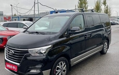 Hyundai Grand Starex Grand Starex I рестайлинг 2, 2018 год, 3 520 000 рублей, 1 фотография