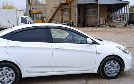 Hyundai Solaris II рестайлинг, 2014 год, 700 000 рублей, 2 фотография