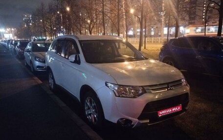 Mitsubishi Outlander III рестайлинг 3, 2014 год, 1 380 000 рублей, 1 фотография