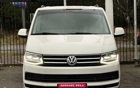 Volkswagen Multivan T6 рестайлинг, 2019 год, 4 199 000 рублей, 2 фотография