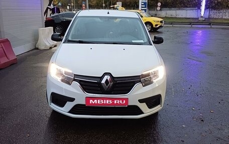 Renault Logan II, 2018 год, 750 000 рублей, 1 фотография