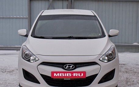 Hyundai i30 II рестайлинг, 2013 год, 820 000 рублей, 2 фотография