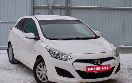 Hyundai i30 II рестайлинг, 2013 год, 820 000 рублей, 3 фотография