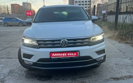 Volkswagen Tiguan II, 2016 год, 3 200 000 рублей, 9 фотография