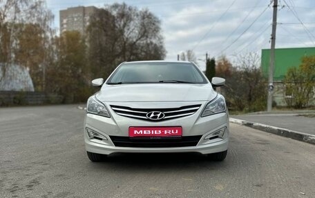 Hyundai Solaris II рестайлинг, 2014 год, 900 000 рублей, 1 фотография