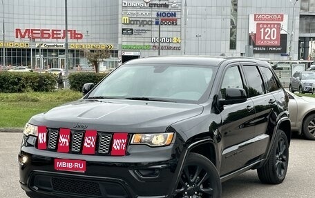 Jeep Grand Cherokee, 2018 год, 3 685 000 рублей, 1 фотография