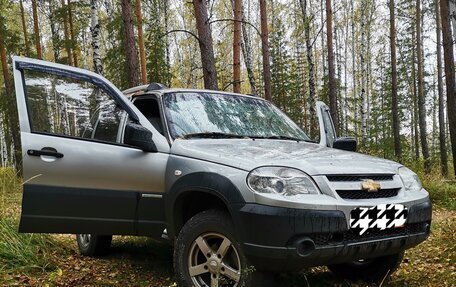 Chevrolet Niva I рестайлинг, 2013 год, 675 000 рублей, 2 фотография