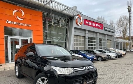 Mitsubishi Outlander III рестайлинг 3, 2013 год, 1 540 000 рублей, 1 фотография