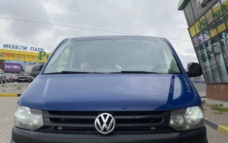 Volkswagen Transporter T5 рестайлинг, 2013 год, 1 800 000 рублей, 1 фотография