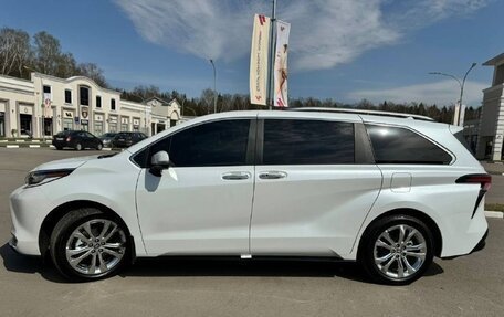 Toyota Sienna, 2023 год, 5 990 000 рублей, 3 фотография