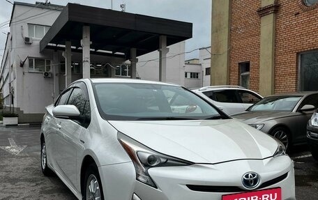 Toyota Prius IV XW50, 2016 год, 1 720 000 рублей, 10 фотография